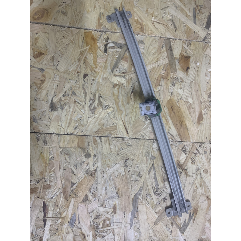 Направляюча планка склопідіймача Mercedes W210 Направляюча планка склопідіймача Mercedes W210