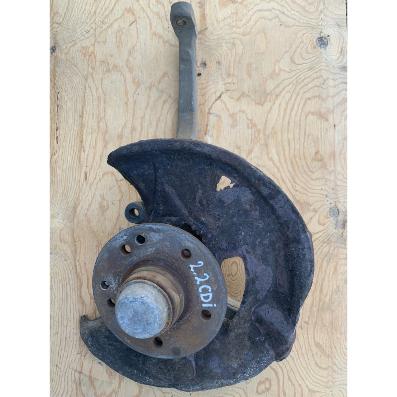 Цапфа / ступиця / поворотний кулак Mercedes W210 передня ліва 2102201 Цапфа / ступиця / поворотний кулак Mercedes W210 передня ліва 2102201