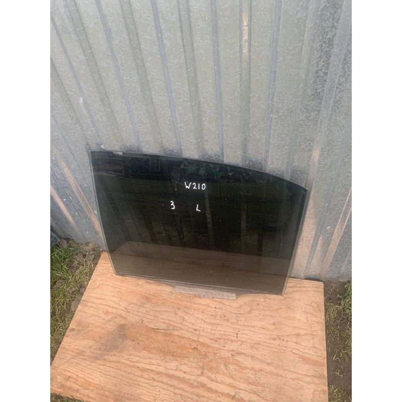 Скло дверей Mercedes W210 заднє ліве Скло дверей Mercedes W210 заднє ліве