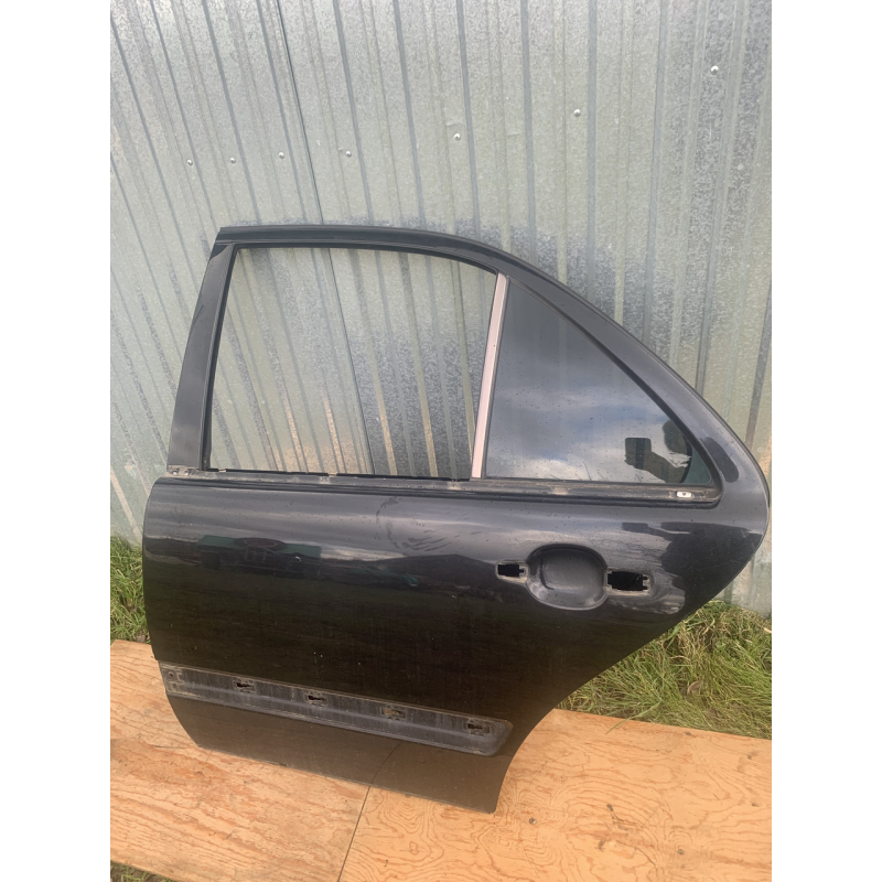 Двері Mercedes W210 задні ліві Седан