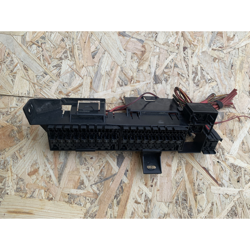 Блок запобіжників Mercedes W210 2105460543 Блок запобіжників Mercedes W210 2105460543