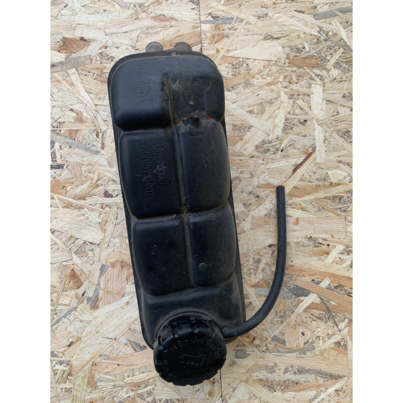 Розширювальний бачок Mercedes W210 Розширювальний бачок Mercedes W210