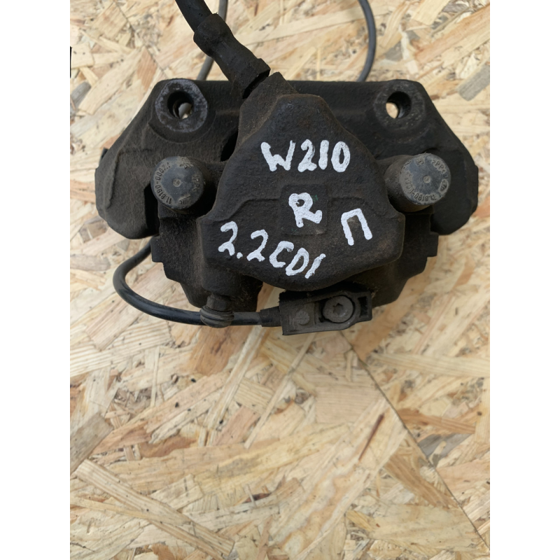 Супорт в зборі передній правий Mercedes W210 Супорт в зборі передній правий Mercedes W210