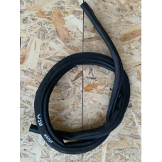 Ущільнювач капота Mercedes W210 Рестайлінг