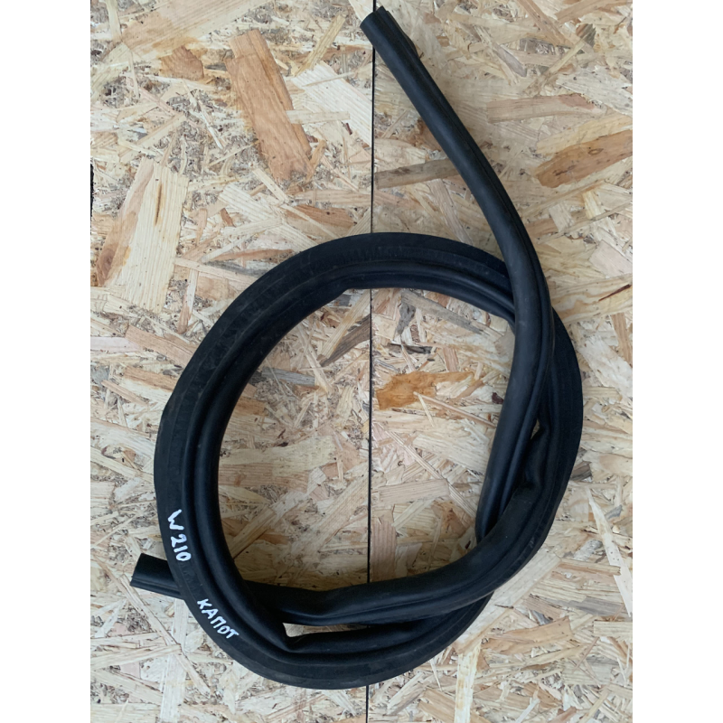 Ущільнювач капота Mercedes W210 Рестайлінг Ущільнювач капота Mercedes W210 Рестайлінг