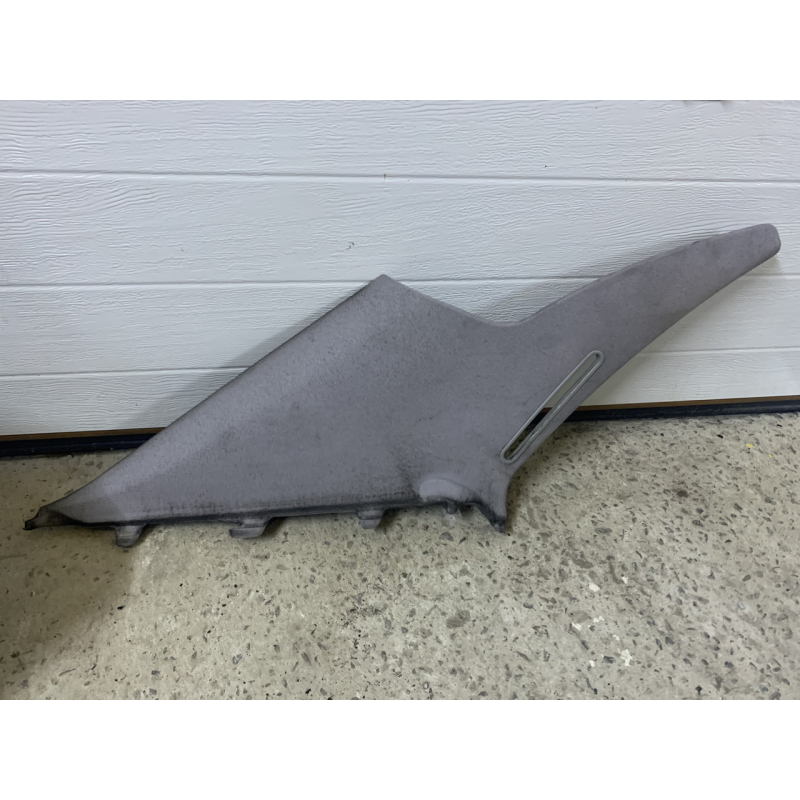 Накладка стійки задньої правої Mercedes W210 2106907240 Накладка стійки задньої правої Mercedes W210 2106907240