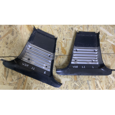 Накладка стійки середньої Mercedes W210 нижня 2106902230 2106902130