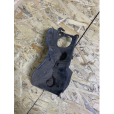 Кронштейн підкрилки задній правий Mercedes W210 2106988030