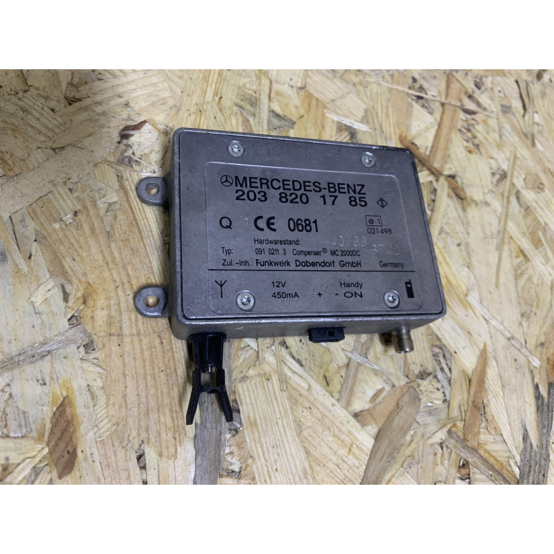 Підсилювач антени Mercedes 2038201785 Підсилювач антени Mercedes 2038201785