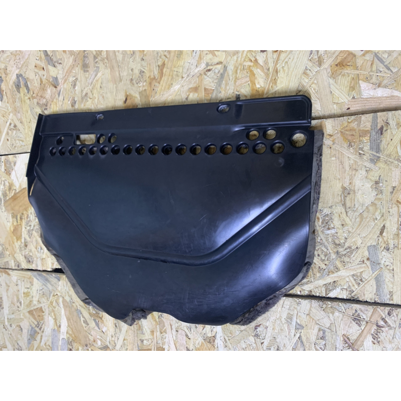 Накладка під бардачок Mercedes W210 2106805236 Накладка під бардачок Mercedes W210 2106805236