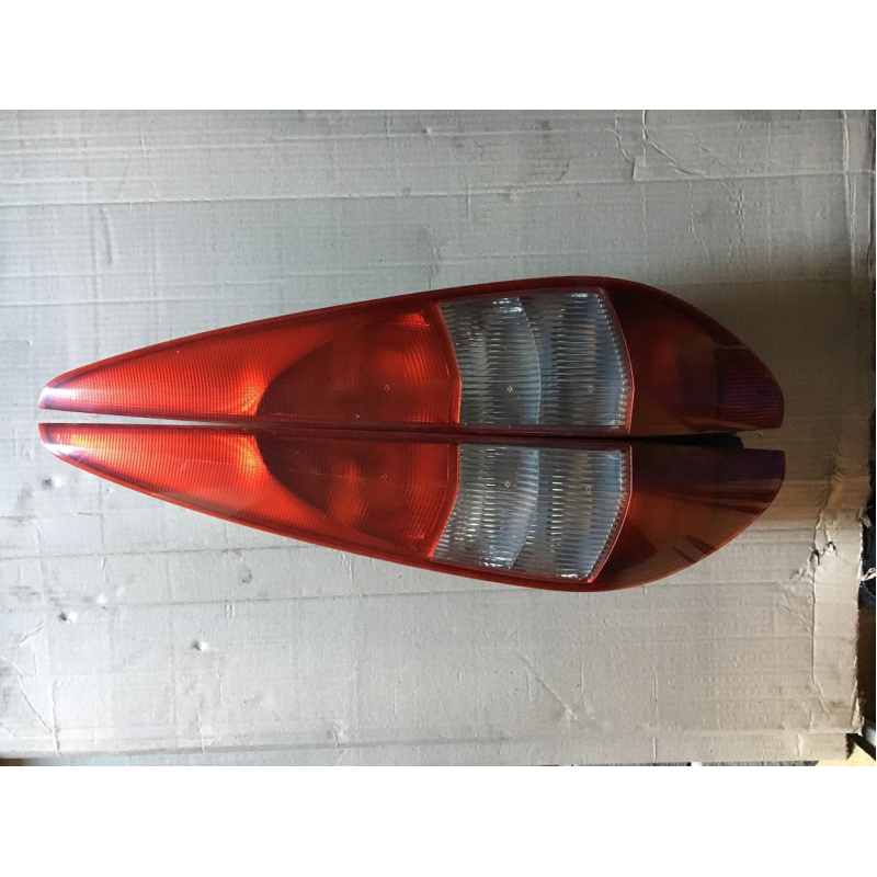 Ліхтарі задні Ford Mondeo Mk3 Універсал