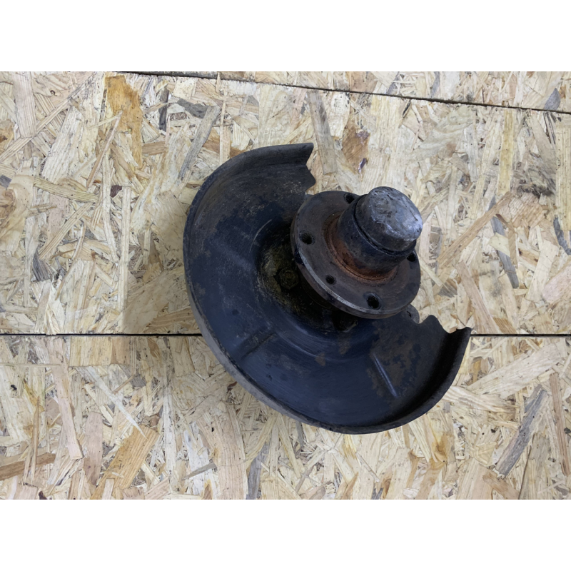 Цапфа / ступиця в зборі ліва Ваз 2105