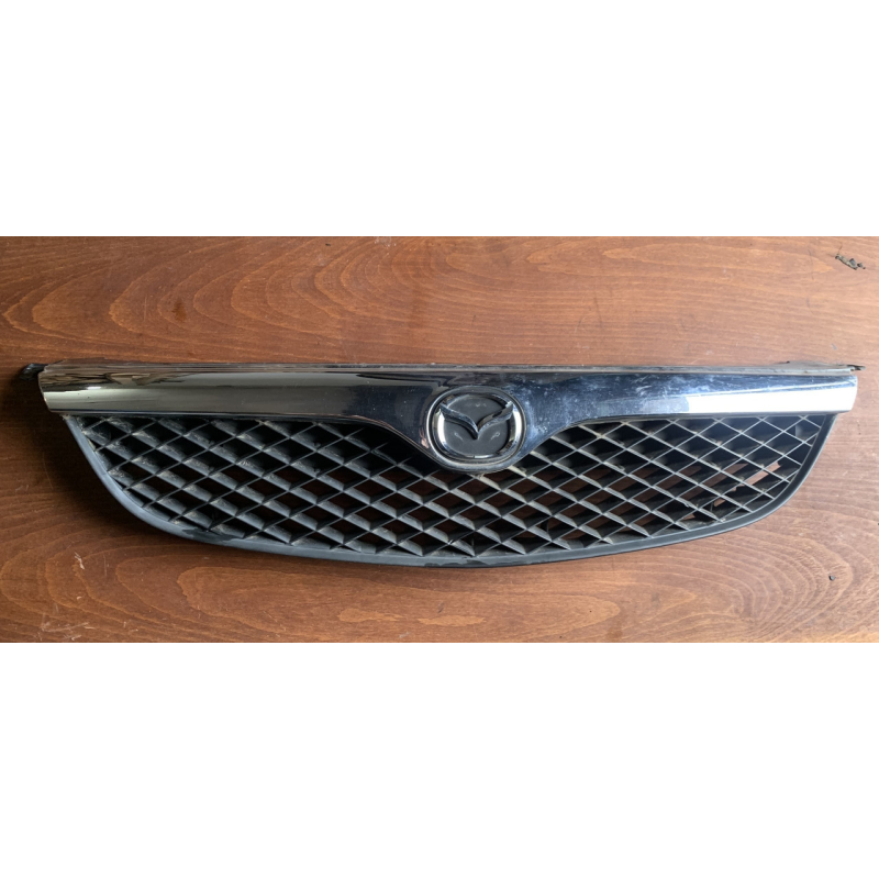 Решітка радіатора Mazda 626 GF Решітка радіатора Mazda 626 GF