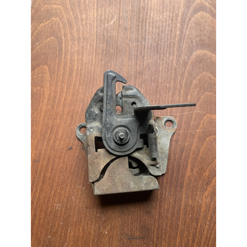 Замок капота Mazda 626 GF